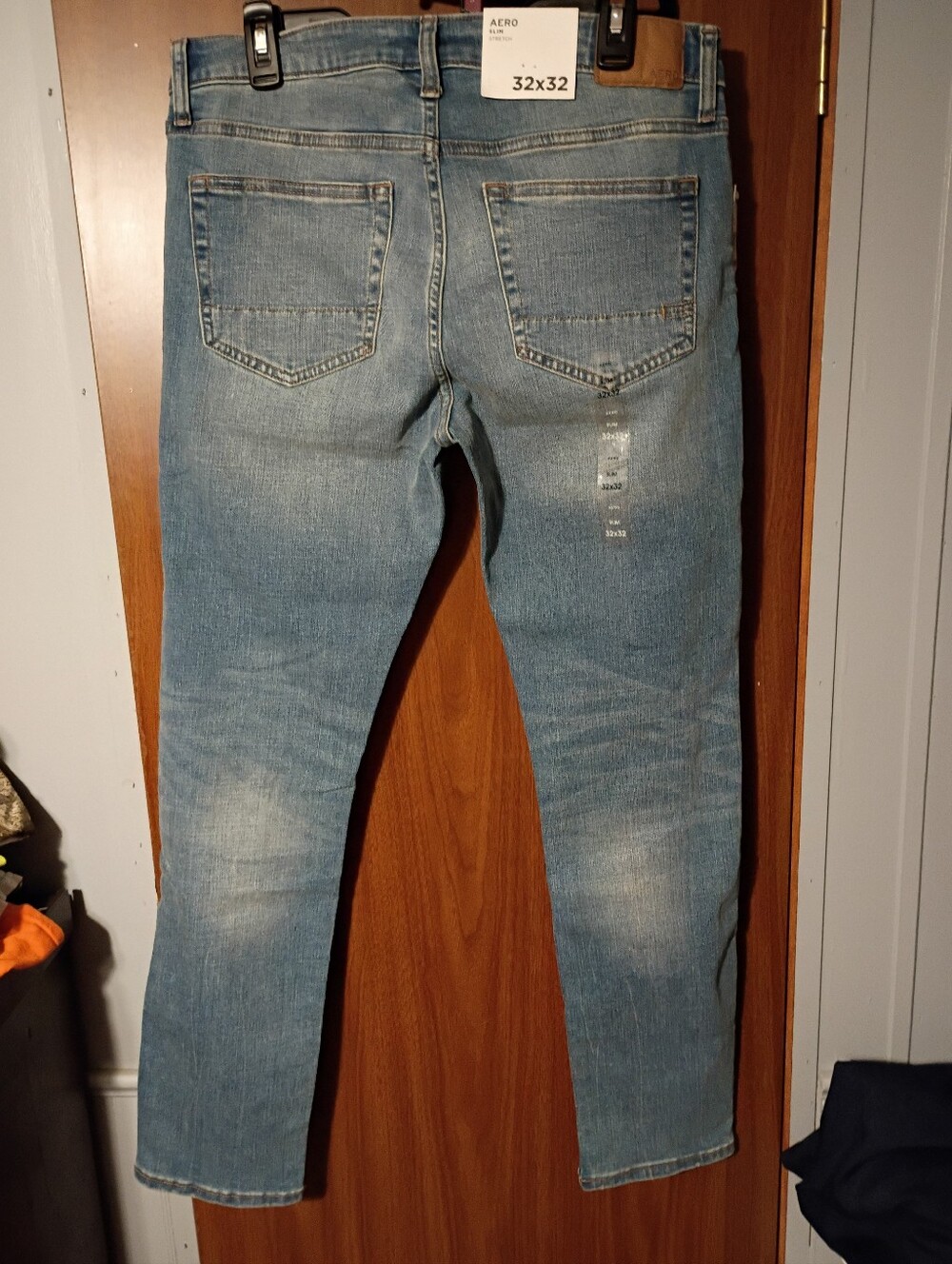 32x32 Distressed Slim Stretch Jeans - Picture 2 of 6